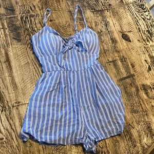 NWOT Lily Rose romper
